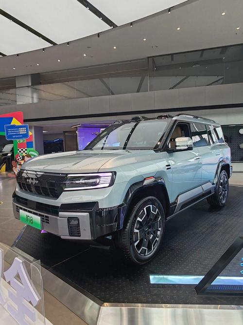 重庆349比亚迪方程豹硬派越野的爆款，英菲尼迪35周年与你共成长